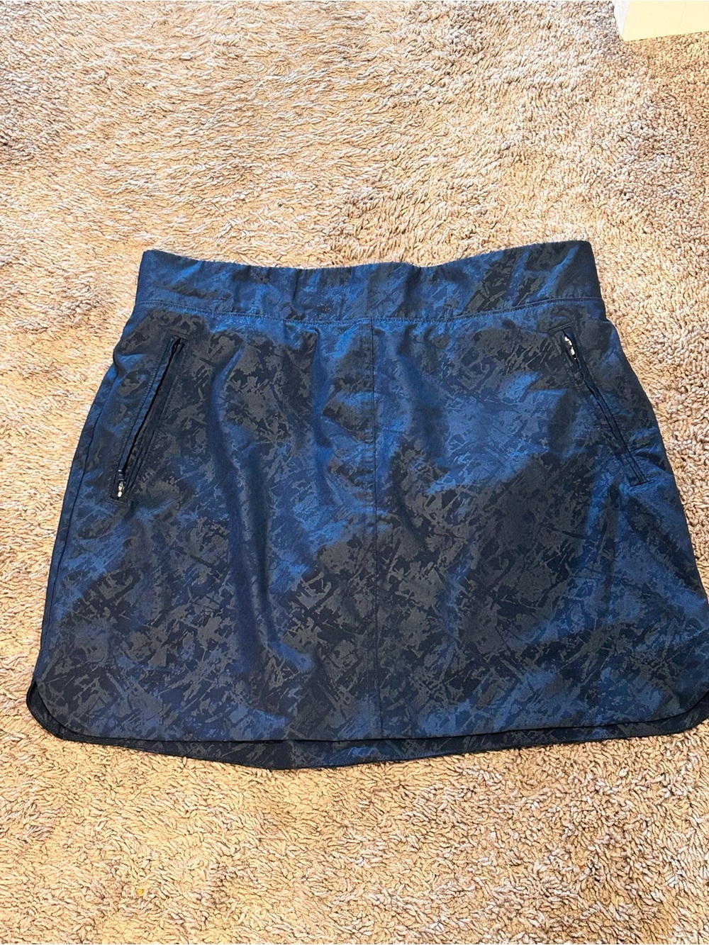 Orvis Travel Skort Navy Embossed with Zip Pockets Small